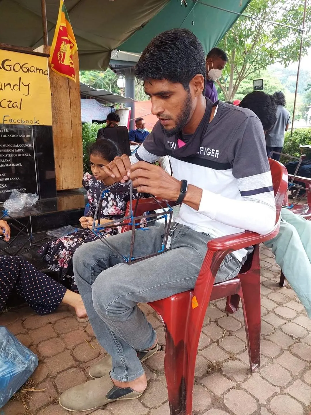 ගෝඨා ගෝ ගමේ වෙසක් සැරසිළි 1 280510433 5453409448026846 4847311036513266069 n