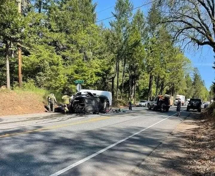 පුංචි කාරයෙන් ලොව වටා ගිය මිතුරන් දෙදෙනා අවාසනාවන්ත ලෙස මෙලොව හැර යයි (ඡායාරූප) 3 283786249 315675097425050 4000040894394643381 n