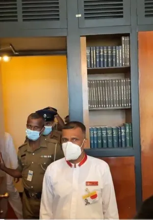 පාර්ලිමේන්තුව තුල ගැටුමක් - කථානායක කාර්යාලය වටලයි 2 67c8576b 2f3c 4baa 9ab3 fce9c9a2b884