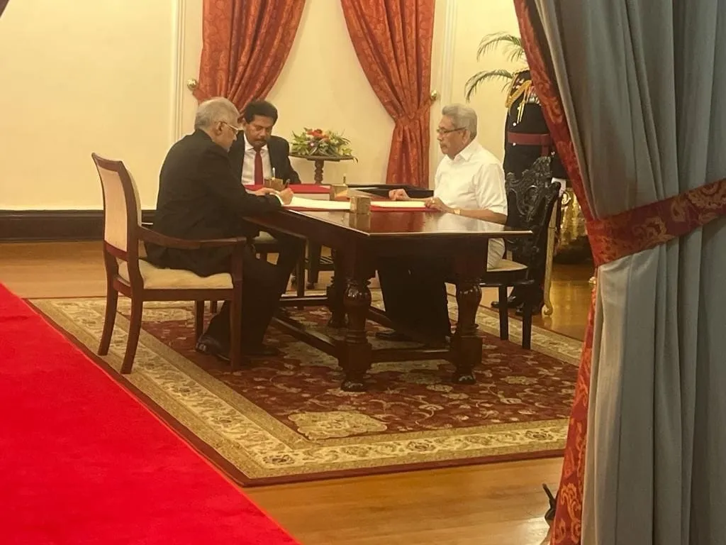 Breaking News:නව අගමැති ලෙසට රනිල් වික්රමසිංහ දිවුරුම් දෙයි 1 95fa02d7 a022 417d aa71 b1d59ab319da