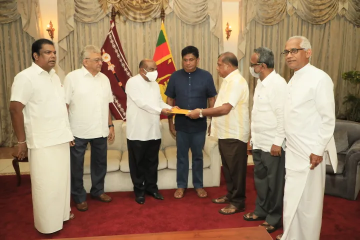 ජනතාවගේ පැත්තේ ඉන්න අයව දැන් හොයාගන්න පුලුවන්... 1 WhatsApp Image 2022 05 03 at 5.53.10 PM
