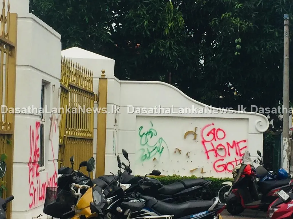 ගිනිතැබූ සුපිරි හෝටල්වල ඉතිරි මෙච්චරයි 11 WhatsApp Image 2022 05 10 at 9.12.32 AM 4