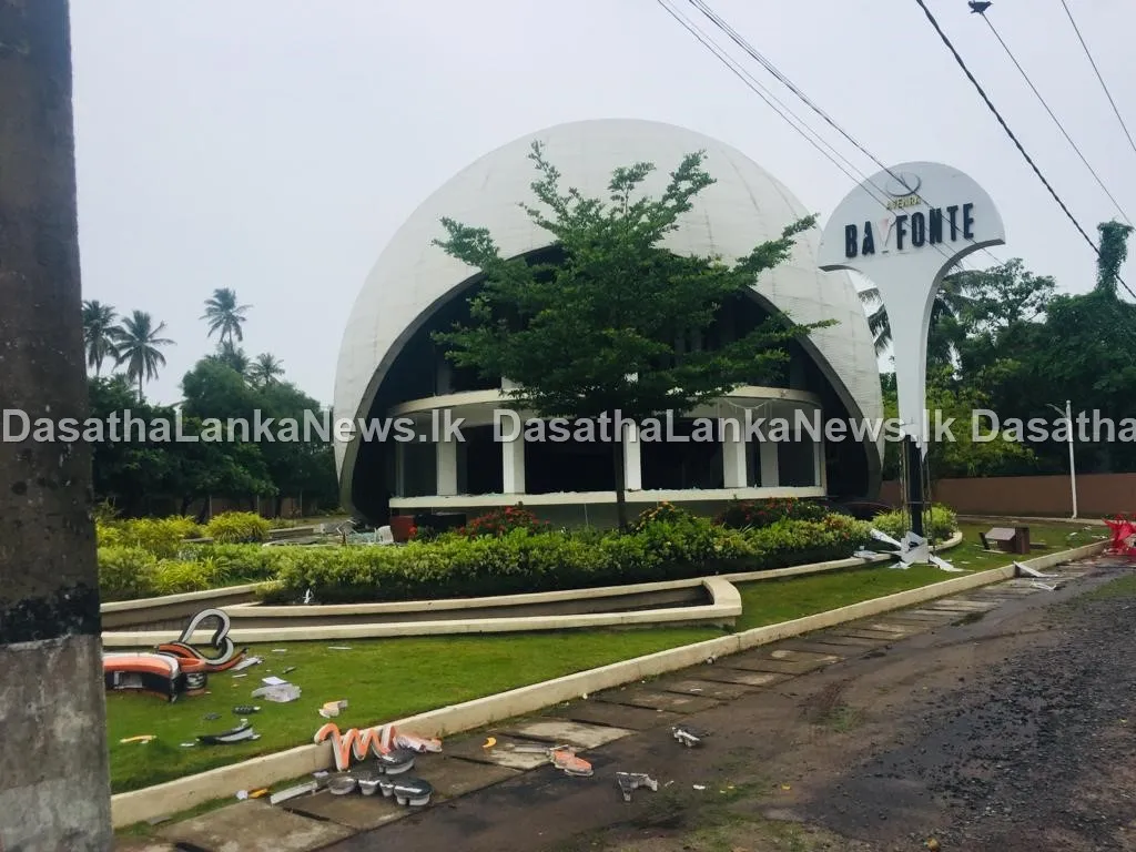 ගිනිතැබූ සුපිරි හෝටල්වල ඉතිරි මෙච්චරයි 16 WhatsApp Image 2022 05 10 at 9.12.35 AM