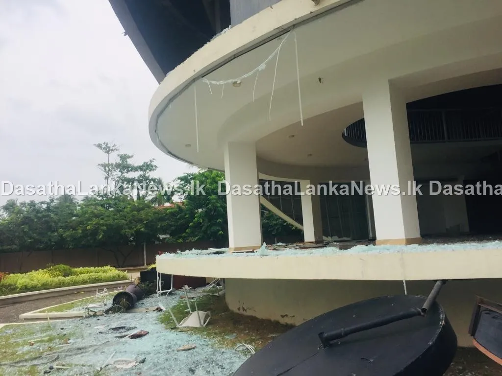 ගිනිතැබූ සුපිරි හෝටල්වල ඉතිරි මෙච්චරයි 18 WhatsApp Image 2022 05 10 at 9.12.36 AM