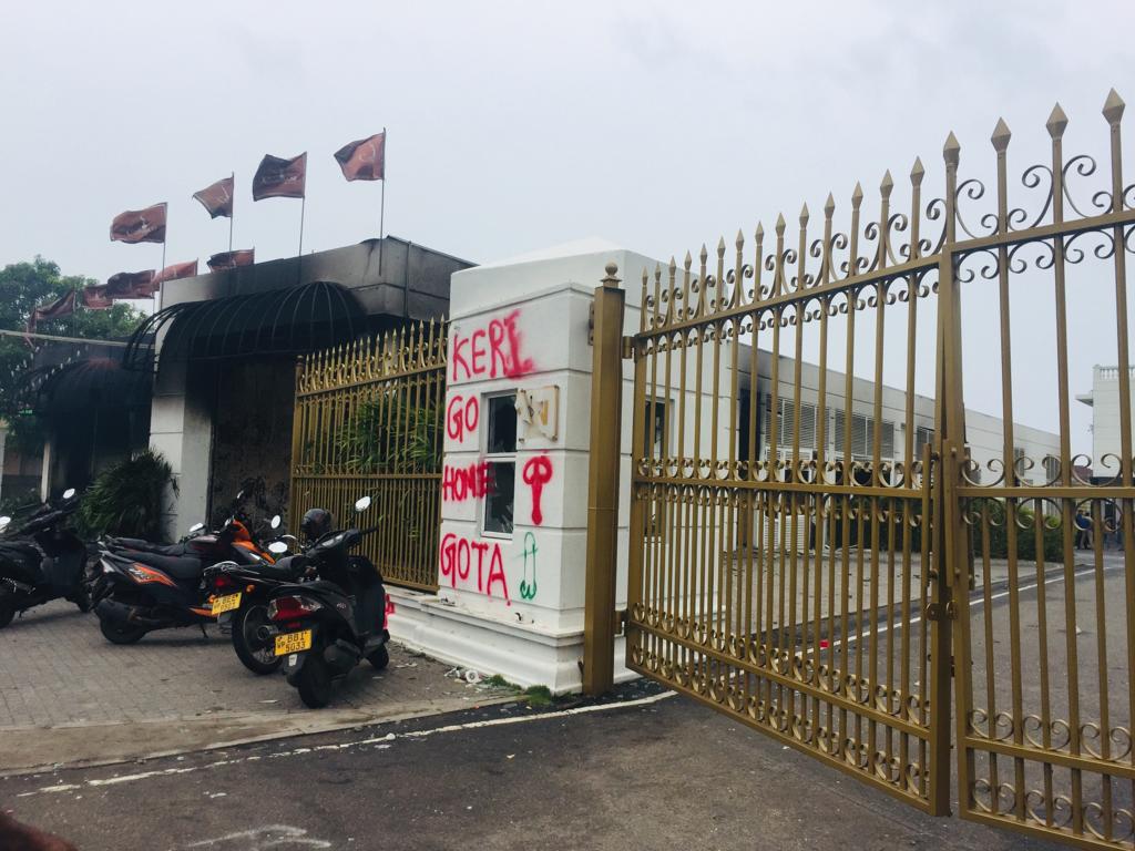 නිවාස සහ දේපල අළු වූ දේශපාලකයෝ ලැයිස්තුව මෙන්න 3 WhatsApp Image 2022 05 10 at 9.12.39 AM