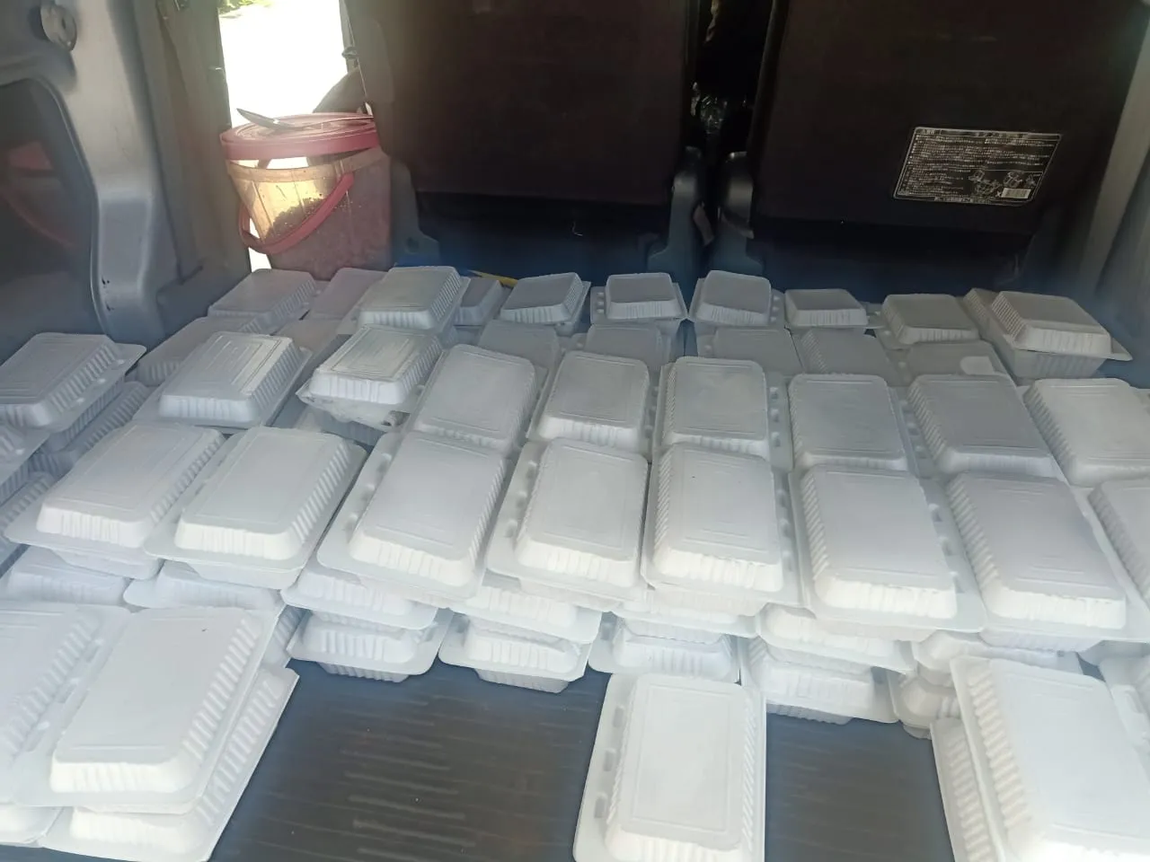 ගාල්ලේ අරගල බිමේ පිරිස කළ දානමය පිංකම 16 WhatsApp Image 2022 05 15 at 2.19.46 PM