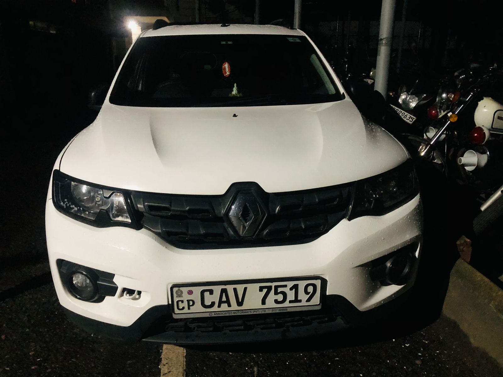 හෙරොයින් සමග කාන්තාවක් හා පුද්ගලයින් දෙදෙනෙකු විශේෂ කාර්ය බලකාය නිලධාරීන්ගේ අත්අඩංගුවට 1 WhatsApp Image 2022 05 29 at 7.26.32 PM 1