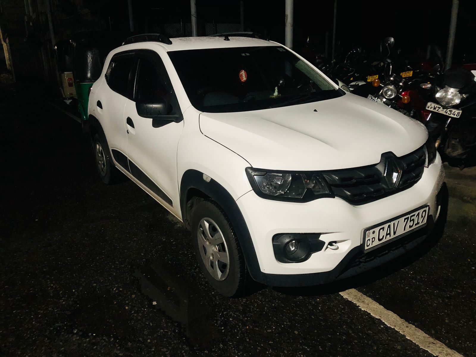 හෙරොයින් සමග කාන්තාවක් හා පුද්ගලයින් දෙදෙනෙකු විශේෂ කාර්ය බලකාය නිලධාරීන්ගේ අත්අඩංගුවට 2 WhatsApp Image 2022 05 29 at 7.26.32 PM