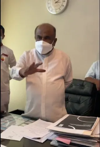 පාර්ලිමේන්තුව තුල ගැටුමක් - කථානායක කාර්යාලය වටලයි 3 b582aba2 9a48 4316 8d49 6c0ceb287c9a