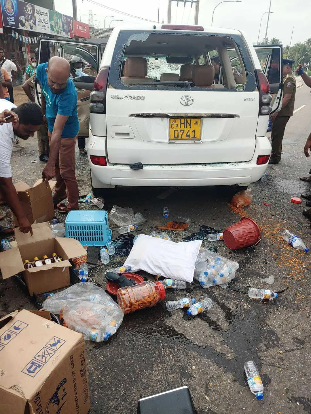 මහින්දගේ ජන බලය පෙන්වන්න කොළඹට මිනිස්සු ගෙන්වූ හැටි 4 bdc35dbb 633c 403d be0e 00bb19c794a5 1