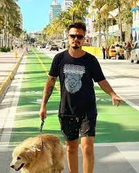 පුංචි කාරයෙන් ලොව වටා ගිය මිතුරන් දෙදෙනා අවාසනාවන්ත ලෙස මෙලොව හැර යයි (ඡායාරූප) 6 download 1 1