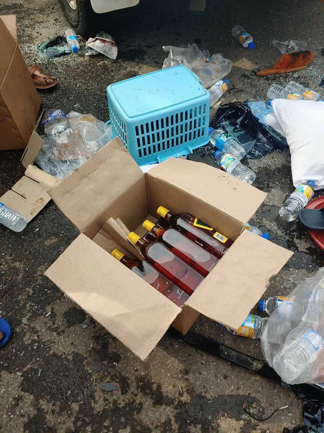 මහින්දගේ ජන බලය පෙන්වන්න කොළඹට මිනිස්සු ගෙන්වූ හැටි 6 e2ea9861 846d 4231 8297 0b6c98169fd4