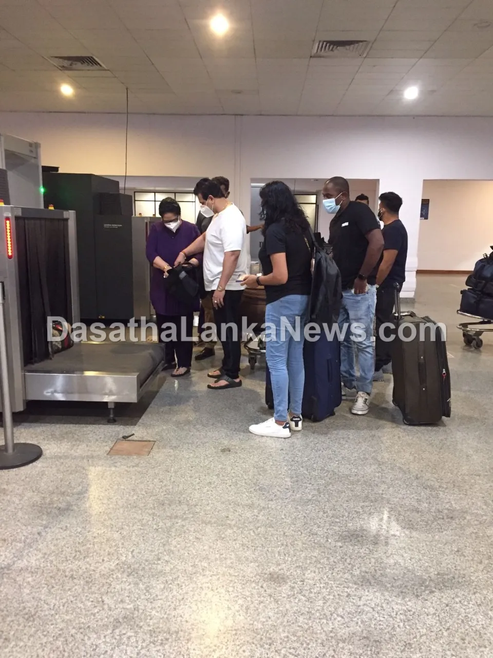 දුමින්ද සිල්වා කටුනායක ගුවන්තොටුපල පරිශ්රයට පැමිණෙයි 1 e72bfcca 22b7 4197 a3d6 fbff0eda41ff