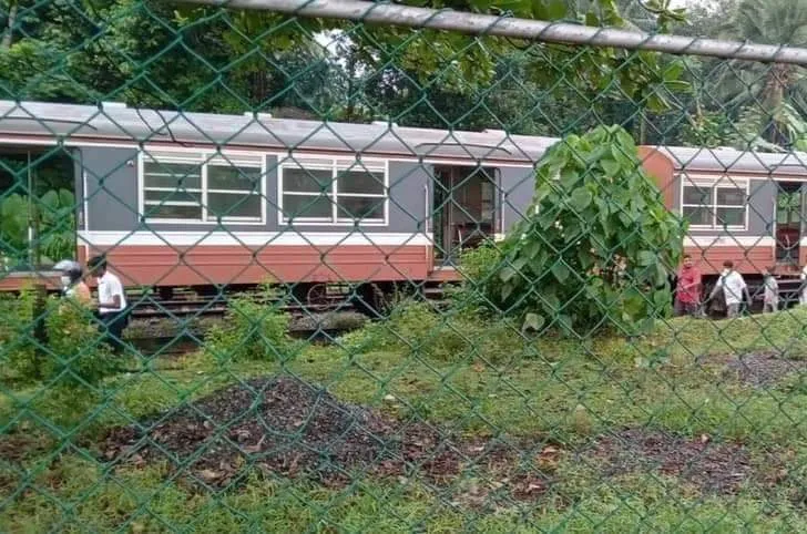 රඹුක්කන දුම්රිය මැදිරියක් තුල පුද්ගලයෙකු එල්ලී මියයයි 1 c30dc996 983f 42a3 90c0 aa1a08874bb1