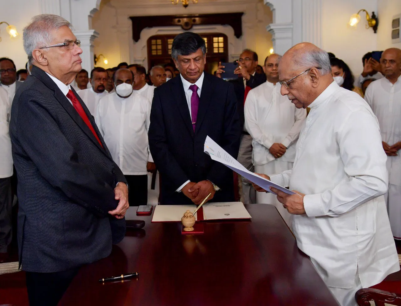 Breaking News -අගමැති ධුරයේ දිනේෂ් ගුණවර්ධන දිවුරුම් දෙයි (ඡායාරූප) 1 294341612 601589141527625 5272468869913658861 n