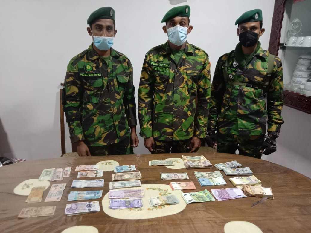 උණ්ඩියල් ක්රමය යටතේ විදේශිය මුදල් හුවමාරු කරනු ලබන පුද්ගලයෙකු අත්අඩංගුවට 1 image 1