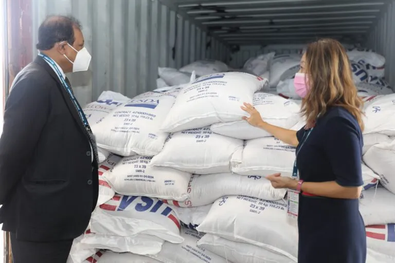 ලංකාවේ කුසගිනි නිවන්න අමෙරිකාවෙන් මෙරටට ආහාර 2 Image 2 12 768x512 1