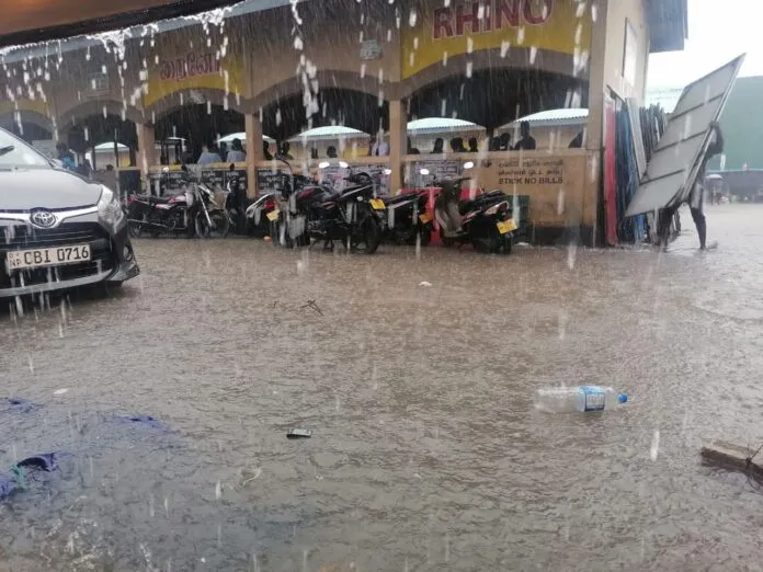 අධික වර්ෂාව නිසා යාපනය නගරයට ගංවතුර තත්වයක් 1 013392b509 1507 4269 b07 1