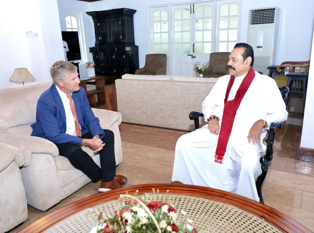 එරික් සොල්හයිම් මහින්ද රාජපක්ෂ හමුවී පොරොන්දුවක් දෙයි 1 311569265 650039626488236 6185791341743022607 n