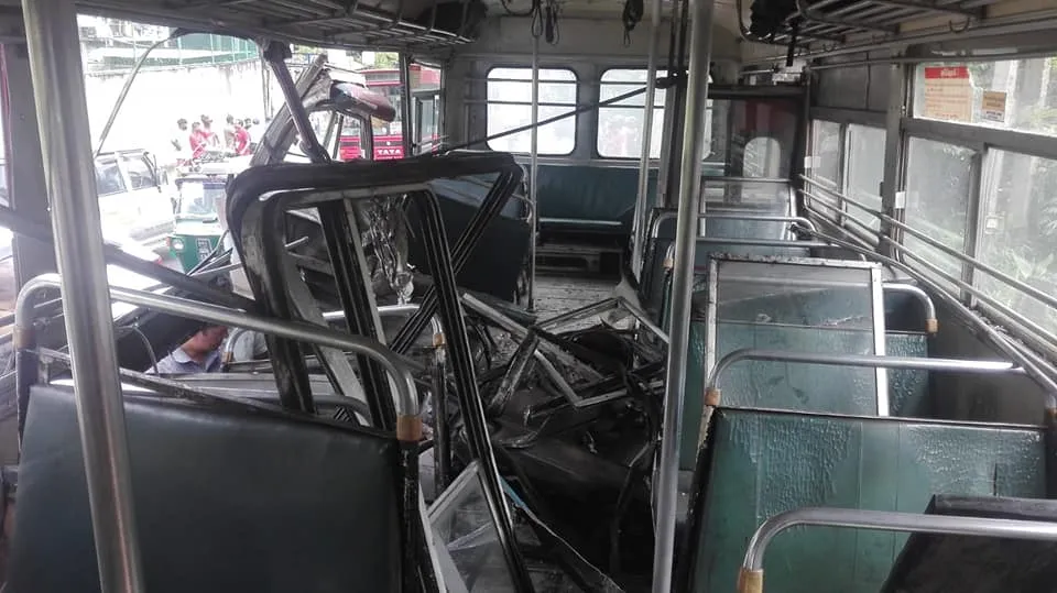 බස්රථ දෙකක් එකිනෙක ගැටී උතුවන්කන්දේ අනතුරක් (ඡායාරූප) 2 311738994 410895004591713 7934303350445767277 n