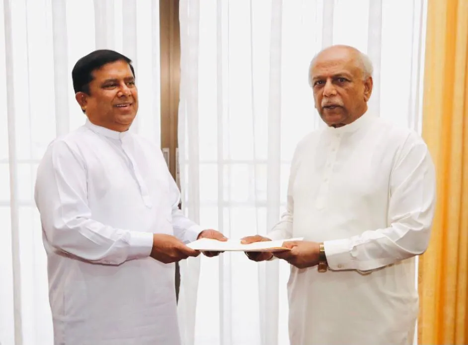 අගමැති දිනේෂ් අතින්, ප්රාදේශීය සංවර්ධන කමිටු සභාපතිවරු වූ මන්ත්රීවරුන්ට පත්වීම් ලිපි 2 3392b509 1507 4269 b076 77808b055699