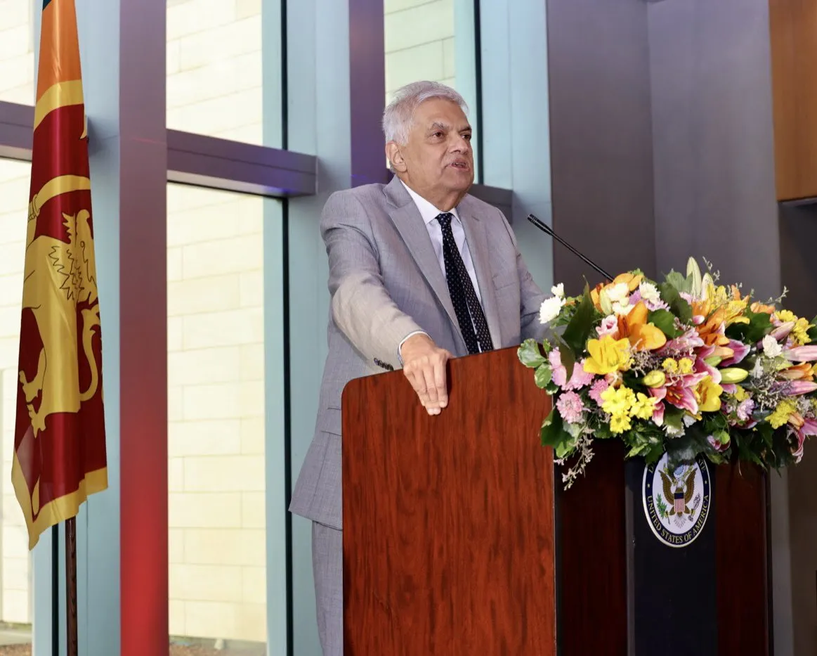 ශ්රී ලංකාවේ ඇමරිකානු තානාපති කාර්යාලයේ නව ගොඩනැගිල්ල ජනපති අතින් විවෘත කෙරේ (ඡායාරූප) 4 FgKmShfWIAERlNu