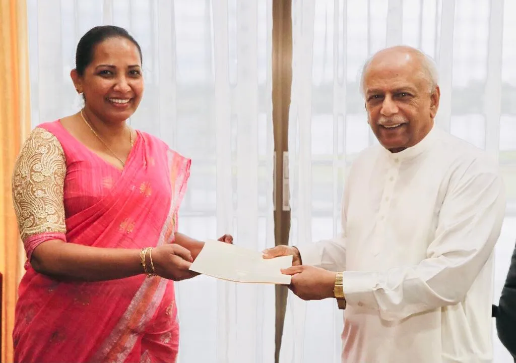 අගමැති දිනේෂ් අතින්, ප්රාදේශීය සංවර්ධන කමිටු සභාපතිවරු වූ මන්ත්රීවරුන්ට පත්වීම් ලිපි 3 b33cded5 f63d 4393 9e33 5a1c76f97827