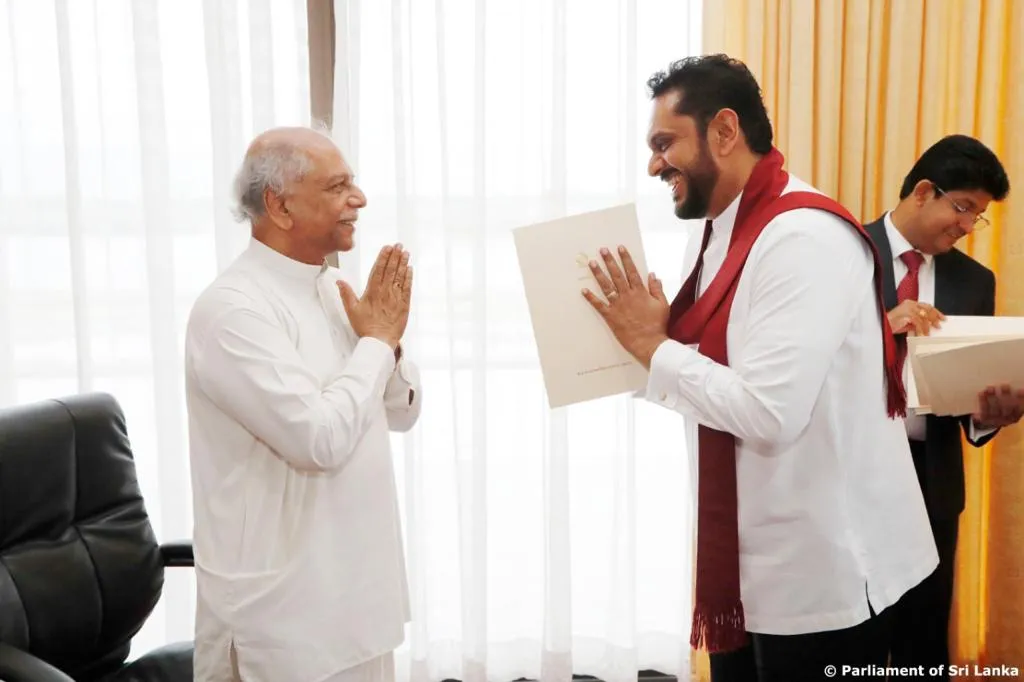අගමැති දිනේෂ් අතින්, ප්රාදේශීය සංවර්ධන කමිටු සභාපතිවරු වූ මන්ත්රීවරුන්ට පත්වීම් ලිපි 4 d11b89b4 afb1 4806 b1e6 8ed028c59755