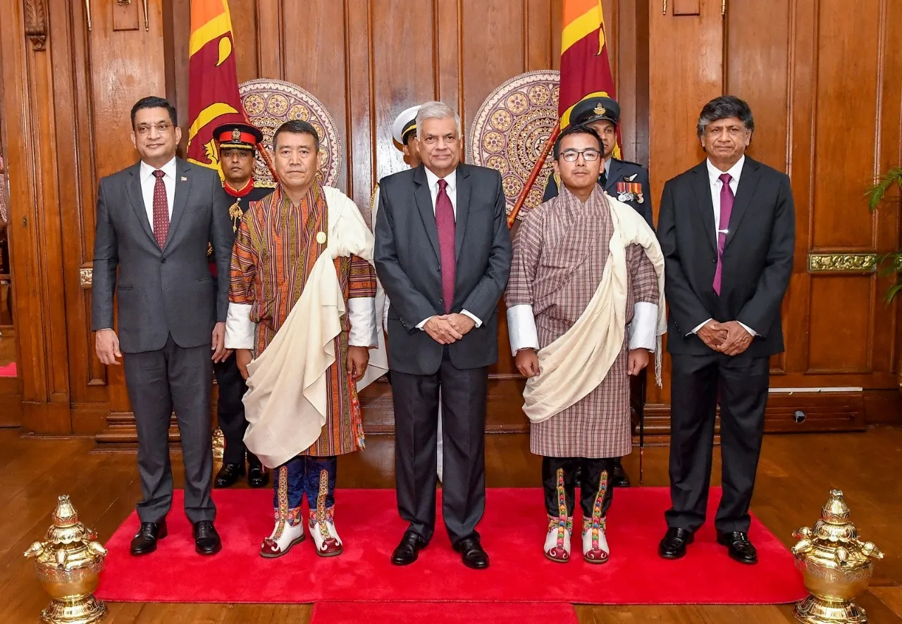 අලුතින් පත්ව ආ රාජ්යතාන්ත්රිකයින් අටදෙනෙක් ජනපතිට අක්ත පත්ර භාරදෙයි (ඡායාරූප) 2 WhatsApp Image 2022 11 11 at 1.36.50 PM