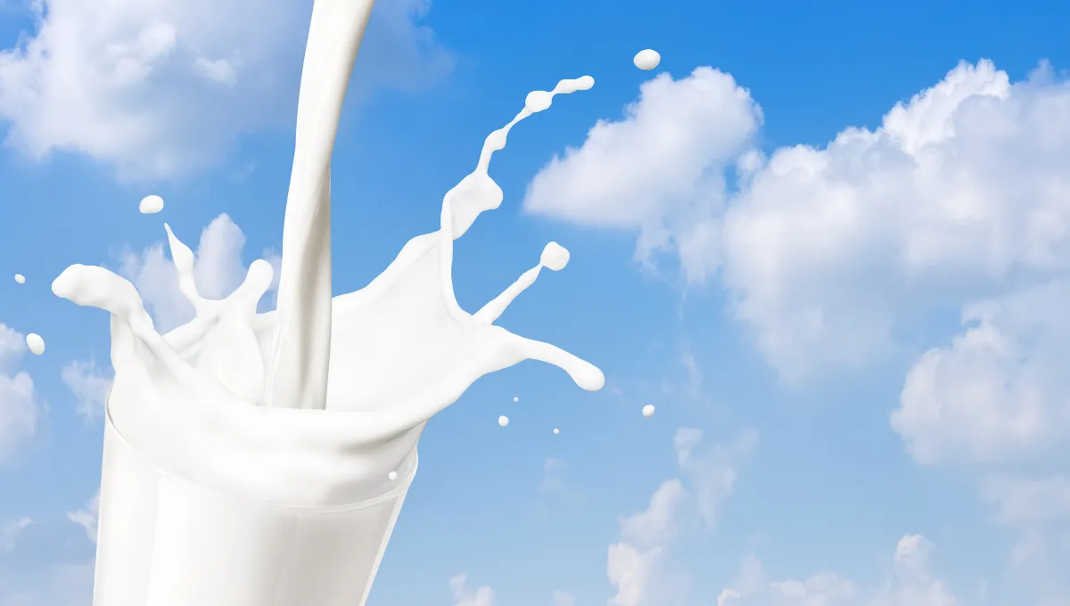 illustration milk in glass