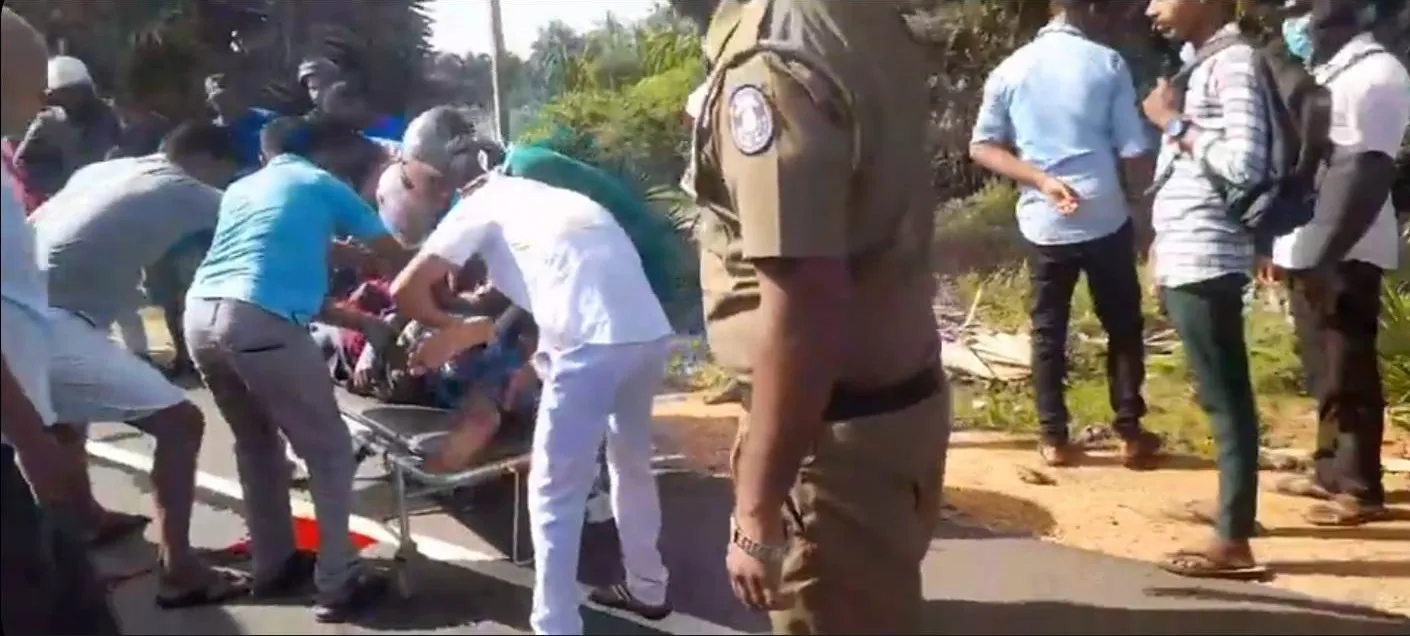 පොලිස් ඩිෆෙන්ඩර් රථයේ ගැටුණු තරුණයා ජීවිතක්ෂයට (ඡායාරූප) 8 05