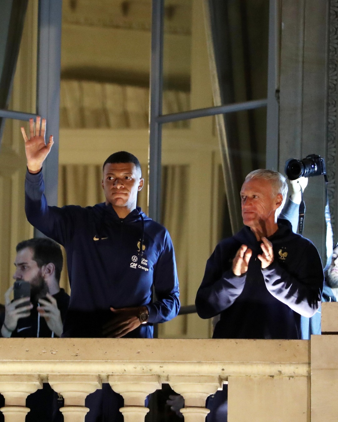 ලෝක පාපන්දු පිටියේ අනුශූරයෝ මව්බිමට (ඡායාරූප) 9 2 2