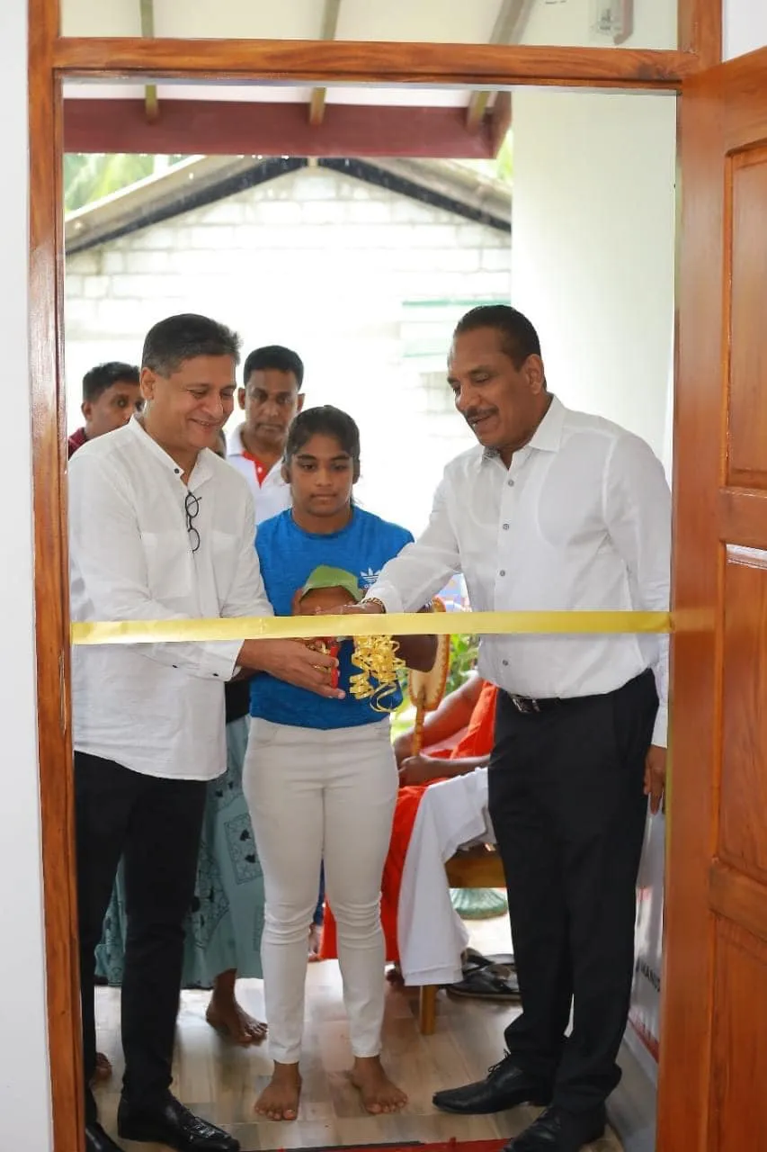 පොදුරද මඩුලු ක්රීඩා උළෙලේ දී ලක් මාතාවට කීර්තියක් ගෙන ආ නෙත්මිට අලුත් නිවසක් (ඡායාරූප) 5 321055319 5754893697937273 1110085401564785319 n