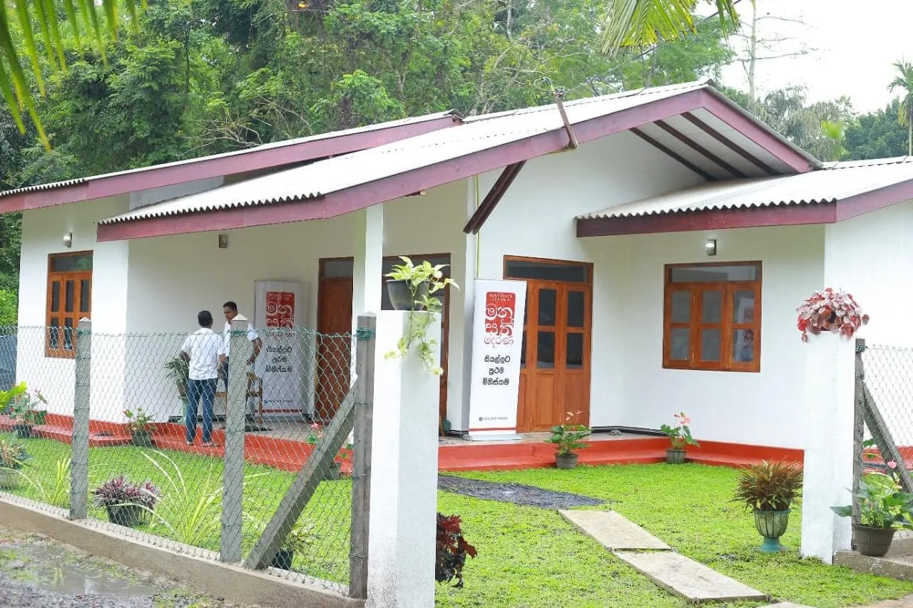 පොදුරද මඩුලු ක්රීඩා උළෙලේ දී ලක් මාතාවට කීර්තියක් ගෙන ආ නෙත්මිට අලුත් නිවසක් (ඡායාරූප) 4 321082950 612215690705780 6064537978770514769 n