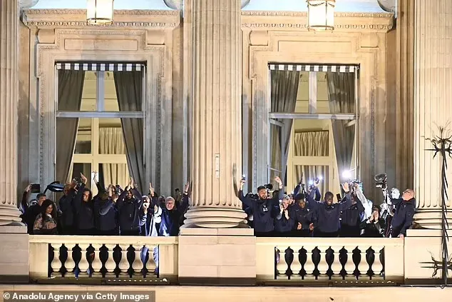 ලෝක පාපන්දු පිටියේ අනුශූරයෝ මව්බිමට (ඡායාරූප) 6 5 1