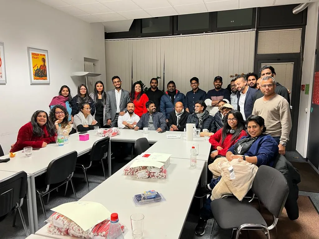 අකුදි සහ ජර්මනියේ අධ්යාපනය ලබන මෙරට තරුණ ප්රජාව අතර හමුවක් (ඡායාරූප) 5 WhatsApp Image 2022 12 18 at 8.59.49 AM