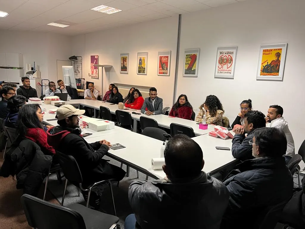 අකුදි සහ ජර්මනියේ අධ්යාපනය ලබන මෙරට තරුණ ප්රජාව අතර හමුවක් (ඡායාරූප) 3 WhatsApp Image 2022 12 18 at 8.59.50 AM