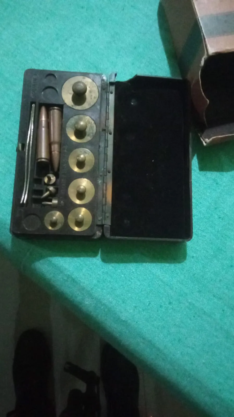 නත්තල් දිව්ය පූජාව අතර තුර පඬුරු ලෙස ටී-56 ජීව උණ්ඩ පූජා කරලා (ඡායාරූප) 1 WhatsApp Image 2022 12 25 at 10.16.16 AM