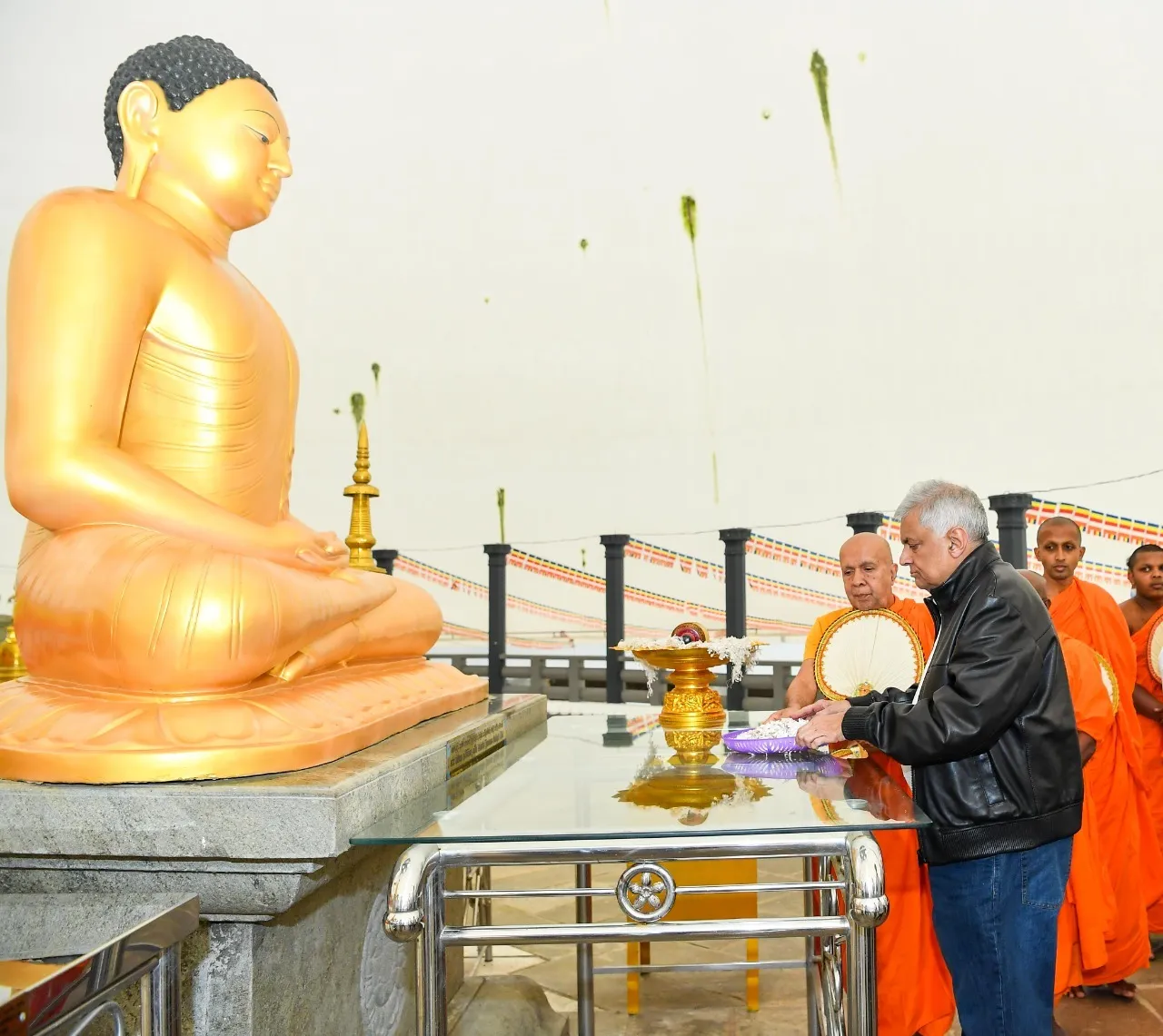 ජනපති කොත්මලේ මහවැලි මහසෑය චෛත්යාරාමය වැඳ පුදාගනී (ඡායාරූප) 5 WhatsApp Image 2022 12 31 at 1.09.49 PM 1