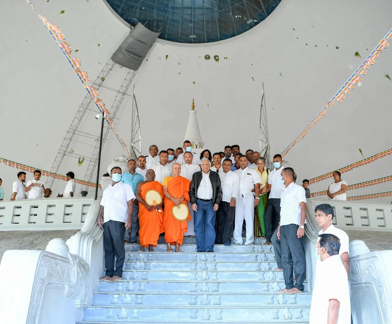 ජනපති කොත්මලේ මහවැලි මහසෑය චෛත්යාරාමය වැඳ පුදාගනී (ඡායාරූප) 1 WhatsApp Image 2022 12 31 at 1.09.51 PM 1