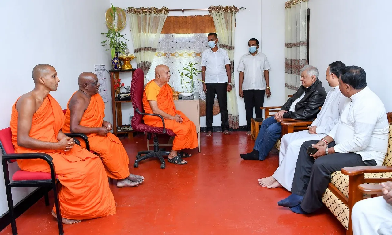 ජනපති කොත්මලේ මහවැලි මහසෑය චෛත්යාරාමය වැඳ පුදාගනී (ඡායාරූප) 2 WhatsApp Image 2022 12 31 at 1.09.51 PM