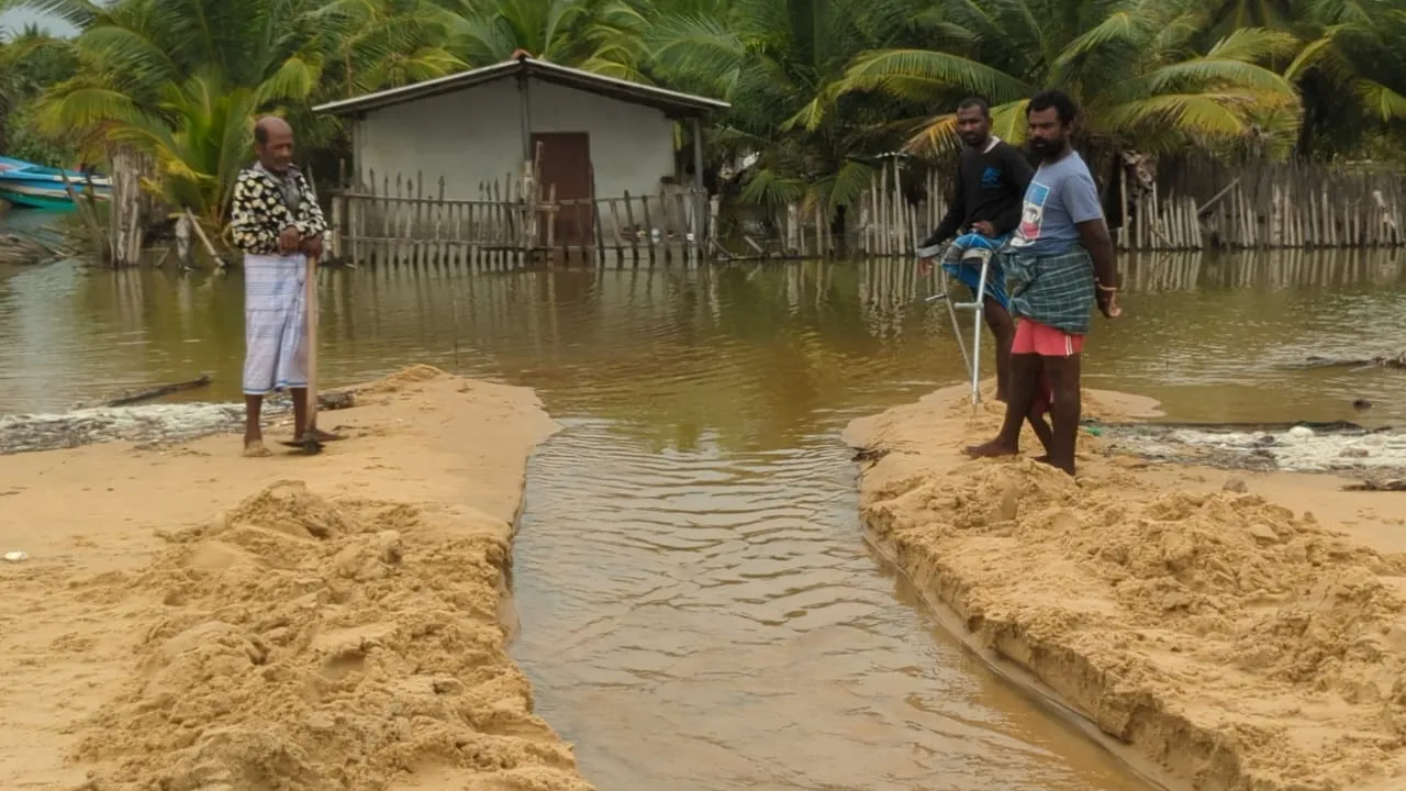 මැණ්ඩවුස් සුලිකුණාටුව නිසා උතුරේ 3000 කට ආසන්න පීඩා 6 ueKavjqia iq 6