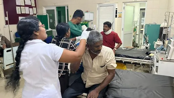 තරඟෙට ගිය ලංගම බස් රථයක් පෙරලී යාමෙන් එක් අයෙකු මරුට 6 තරඟෙට ගිය ලංගම බස් රථයක් පෙරලී යාමෙන් එ 6