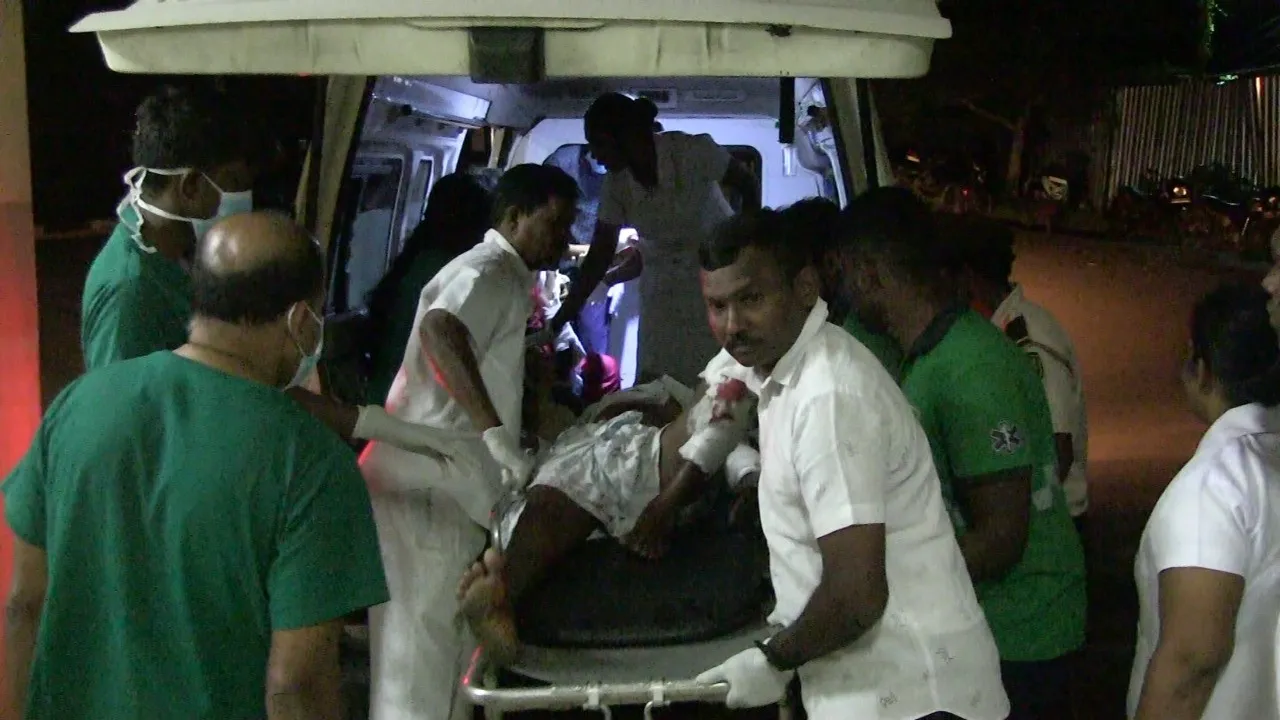 තරඟෙට ගිය ලංගම බස් රථයක් පෙරලී යාමෙන් එක් අයෙකු මරුට 7 තරඟෙට ගිය ලංගම බස් රථයක් පෙරලී යාමෙන් එ 7