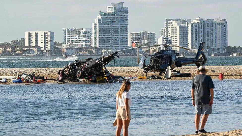 ඕස්ට්රේලියාවේ හෙලිකොප්ටර් දෙකක් එකිනෙක ගැටී දරුණු අනතුරක් (ඡායාරූප) 6 128175820 3b52210c5eb1012fd6c13321cc944d2056c6af36