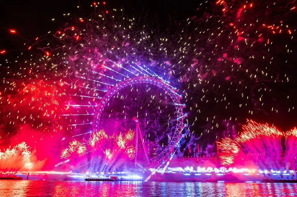 ලෝකවාසීන් 2023 නව වසර හරසරින් පිළිගනී (ඡායාරූප) 2 2