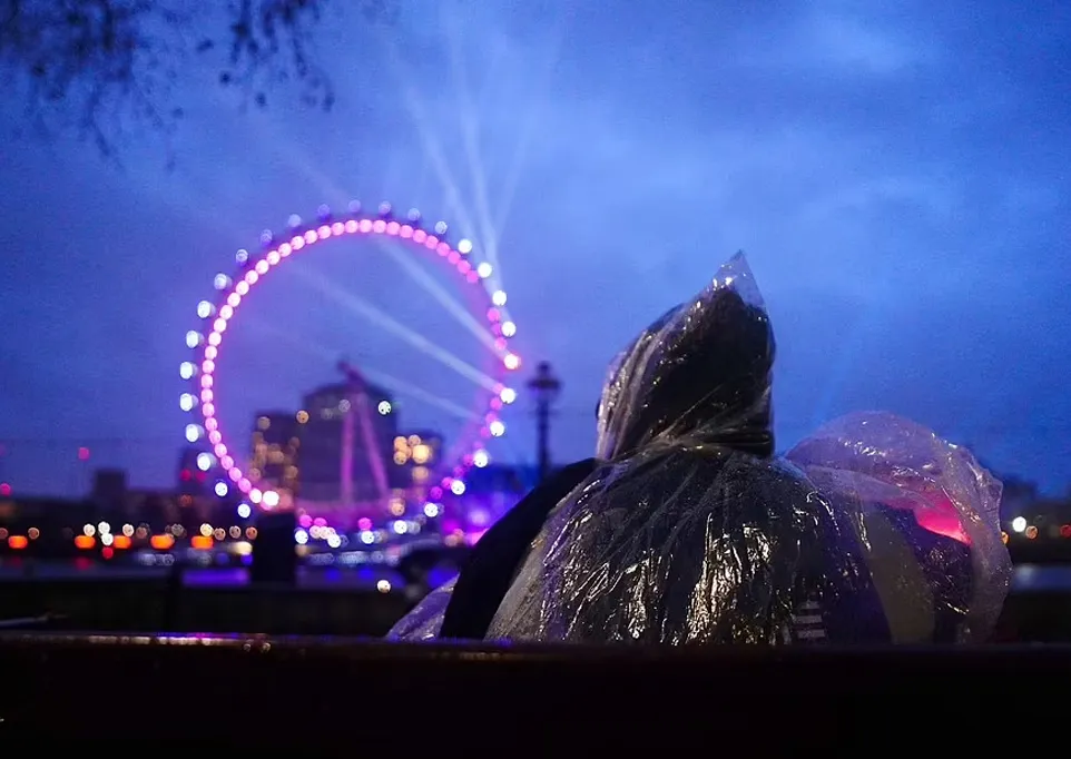 ලෝකවාසීන් 2023 නව වසර හරසරින් පිළිගනී (ඡායාරූප) 8 8