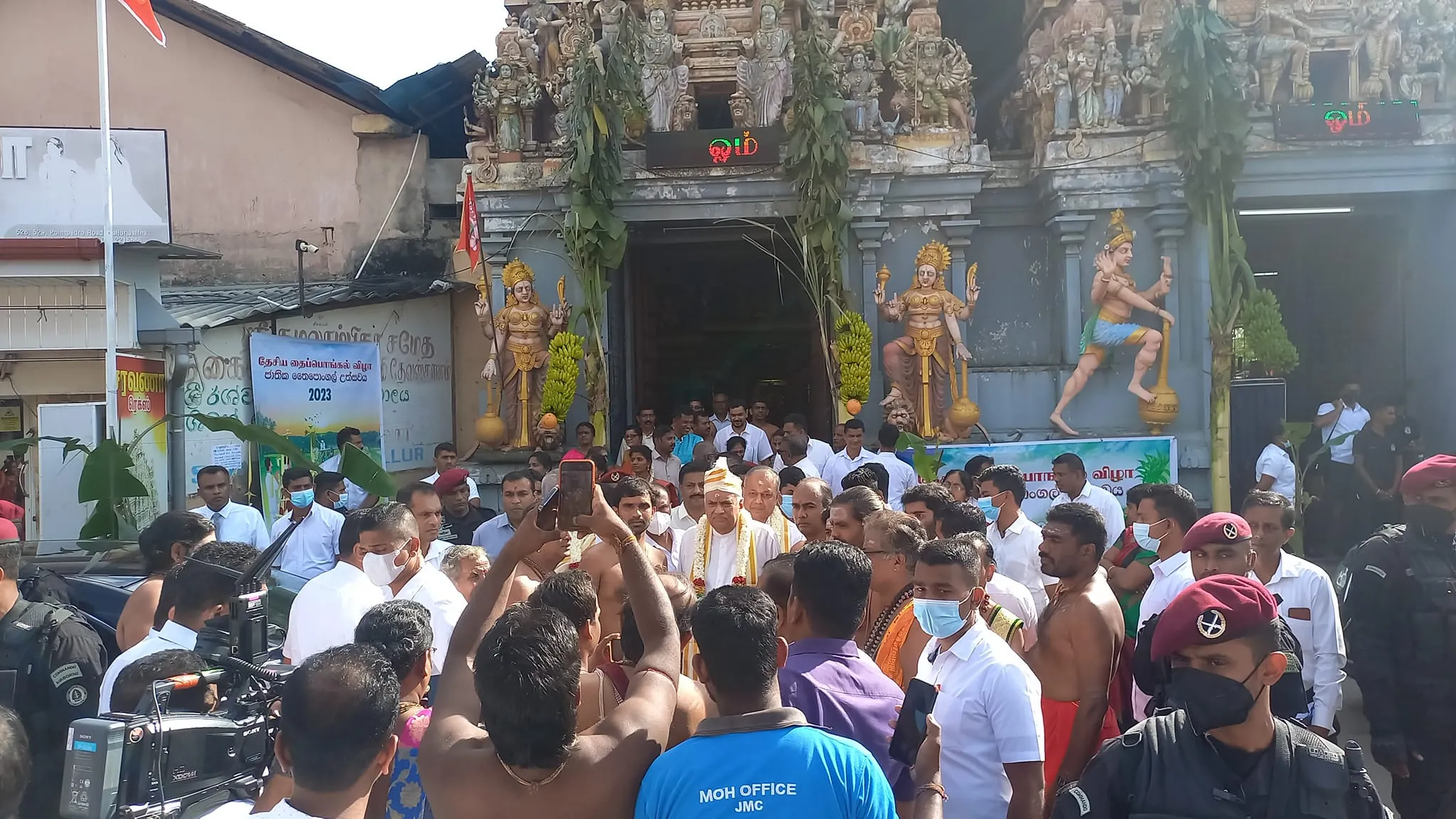 තෛපොංගල් සැමරුම වෙනුවෙන් යාපනයට ගිය ජනපතිට දැඩි විරෝධයක් (ඡායාරූප) 9 Nallur 1