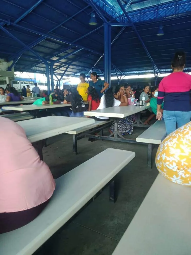 අලුත් අවුරුදු කෑම විෂ වී ඇඟළුම් කර්මාන්තශාලාවක 300ක් රෝහලේ (ඡායාරූප) 2 WhatsApp Image 2023 01 03 at 12.52.44 PM