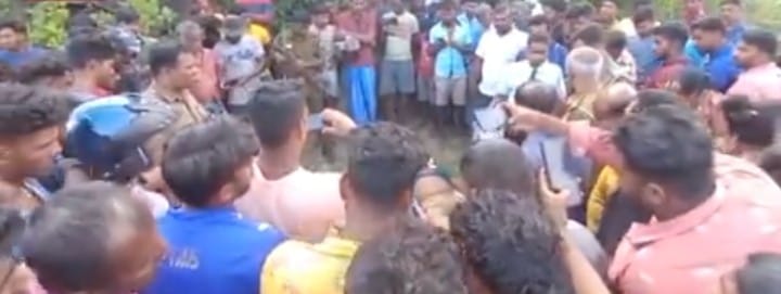 ඔරුවක් පෙරළී සිසුන් තිදෙනෙකු සහ ගුරුවරයෙකු මිය යාමේ සිද්ධිය ගැන තොරතුරු රැසක් හෙළිවෙයි (ඡායාරූප) 1 2 5